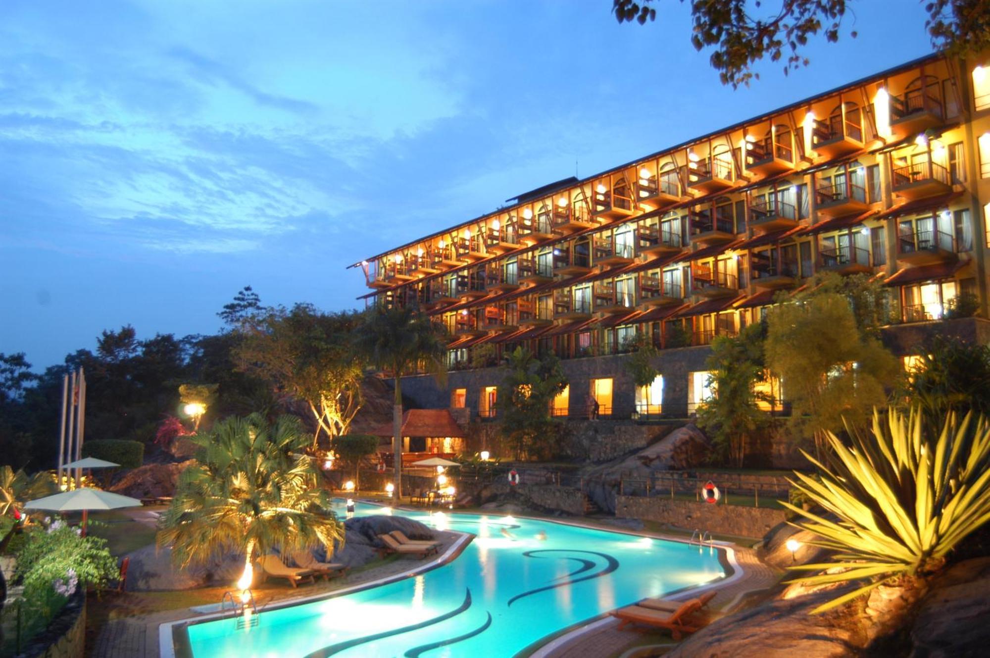 Earl'S Regency Hotel Kandy Exteriér fotografie